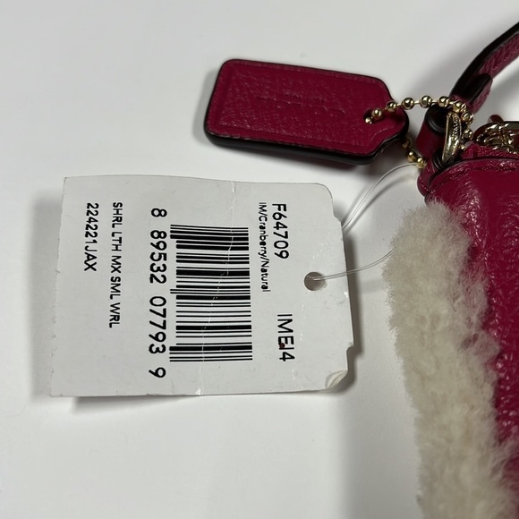Coach Raspberry Pink Pebbled Leather Shearing Wristlet - New with Tags - Picture 2 of 6